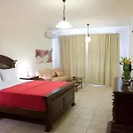 Adriatica Aparthotel 2*
