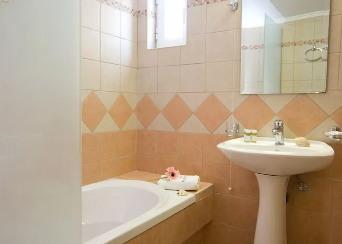 Aparthotel Adriatica 2*