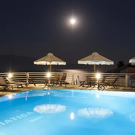 Adriatica アパートホテル ニキアナ