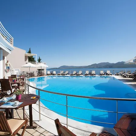 Adriatica Apartmanhotel Nikiána