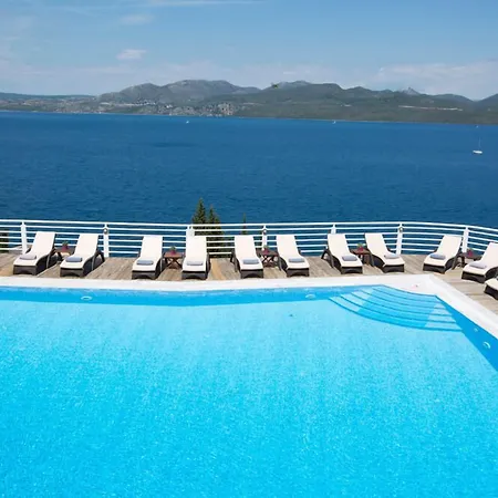 Adriatica Apartmanhotel Nikiána