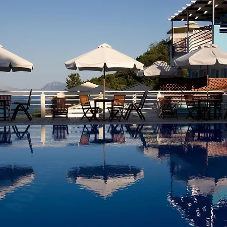 Adriatica アパートホテル ニキアナ