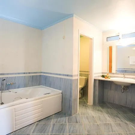 Hotel apartamentowy Adriatica